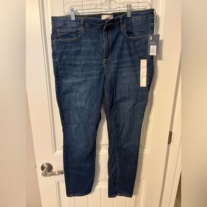 Universal Threads Mid-Rise Skinny Women’s Jeans- Size 14